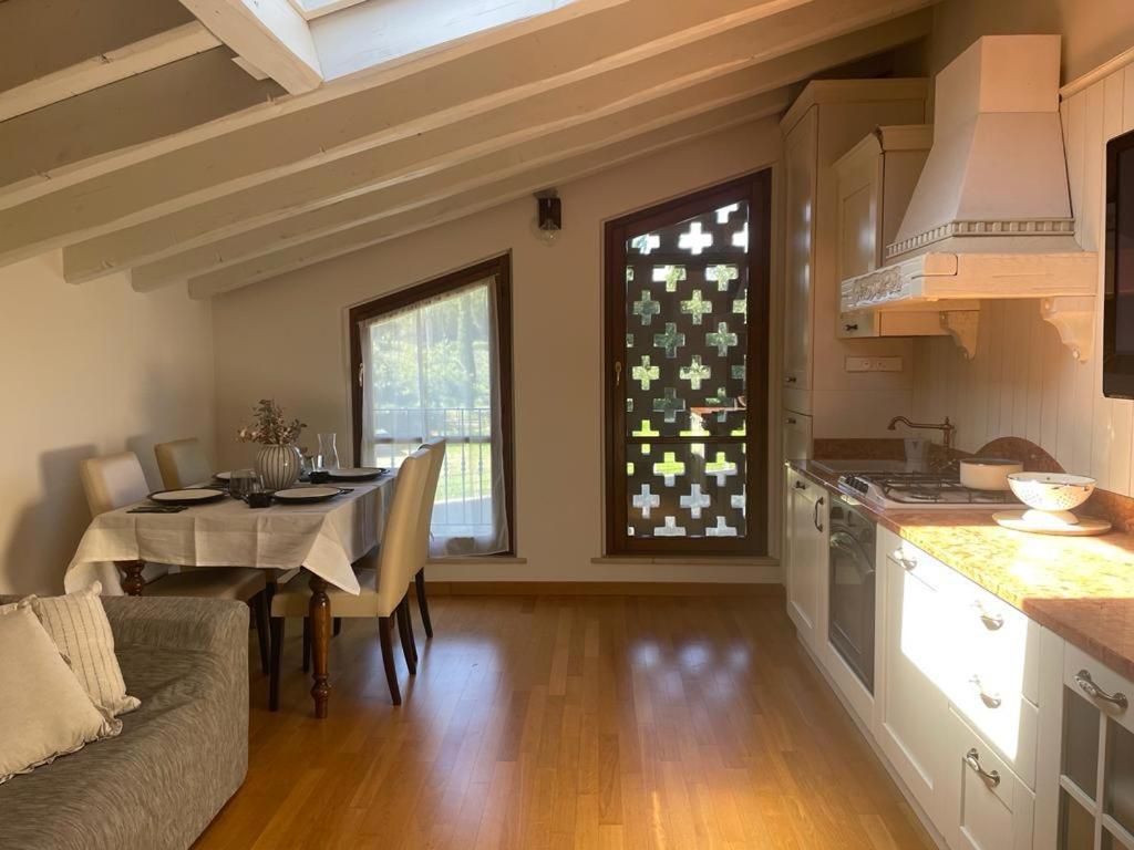 明乔河畔的瓦雷奇奥Casa Del Borgo公寓 外观 照片